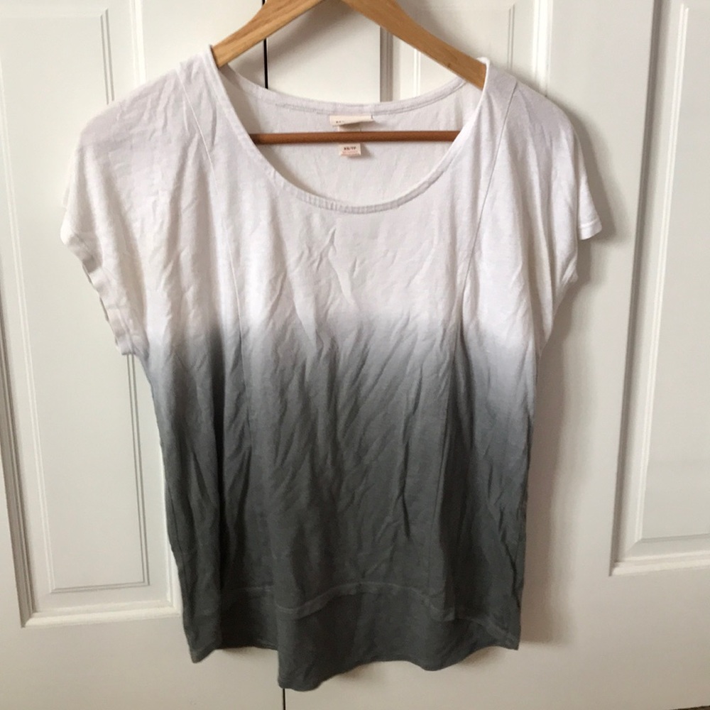 Loose fitting gradient tee